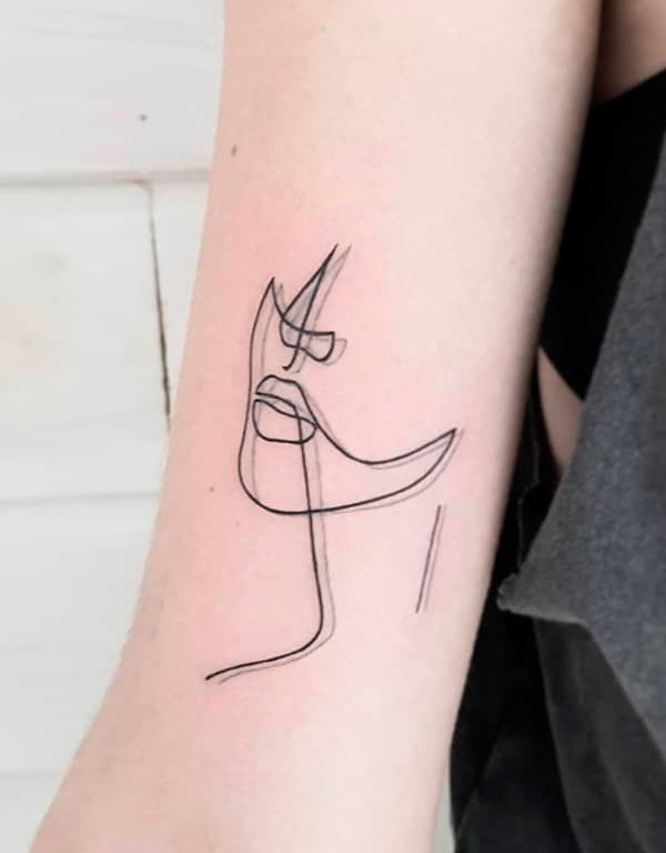 Guia Completo: Como Escolher sua Primeira Tatuagem Pequena