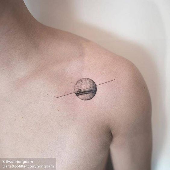 Fineline vs Blackwork: Qual Estilo é Ideal para sua Mini Tattoo?