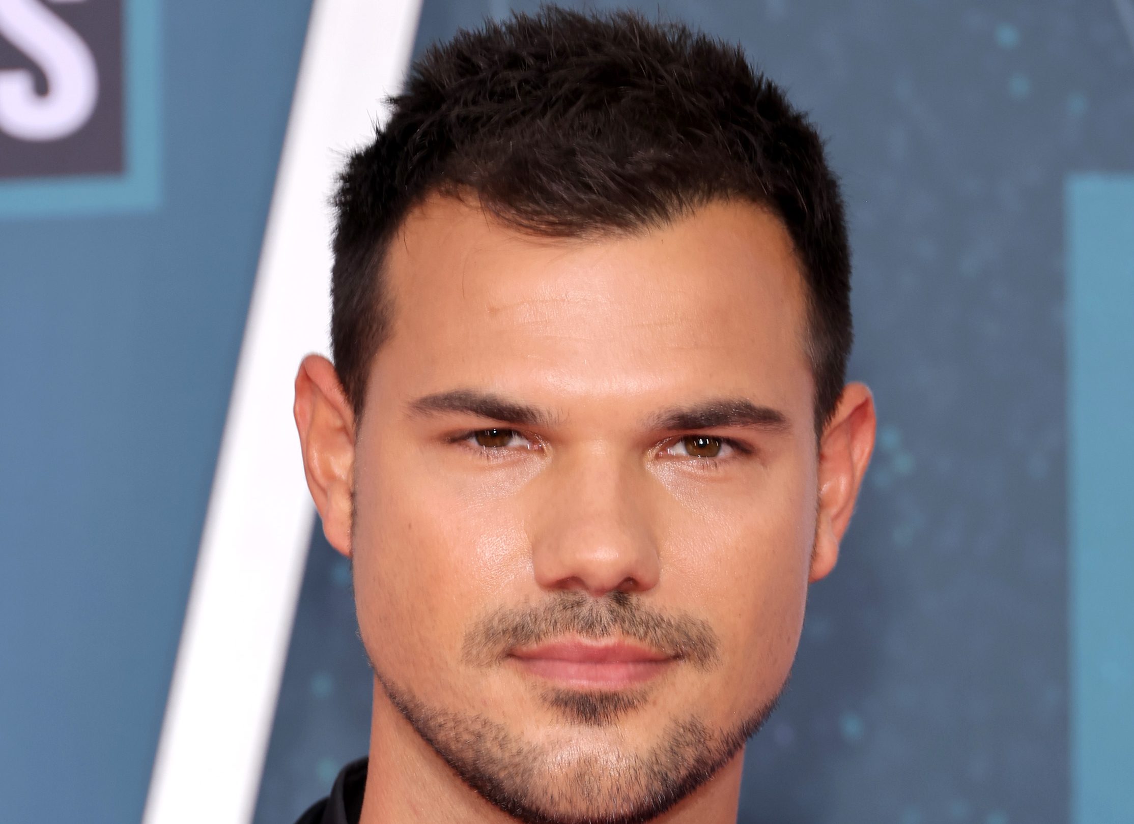 O Que Esperar de Taylor Lautner: Werewolf Hunter na Amazon
