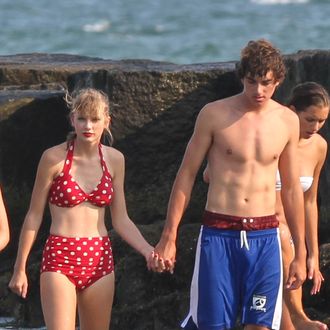 A Linha do Tempo dos Relacionamentos de Taylor Swift: De Conor Kennedy a Travis Kelce
