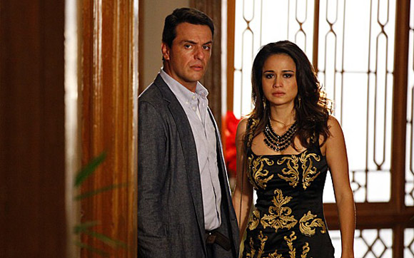 1. A jornada de Théo: Do quartel ao coração de Morena.
2. Théo Garcia: O militar devoto que conquistou o público.
3. Os triângulos amorosos de Théo em Salve Jorge.
4. O desfecho de Théo: Resgate