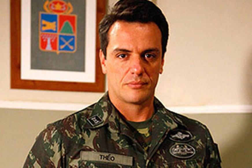 1. A jornada de Théo: Do quartel ao coração de Morena.
2. Théo Garcia: O militar devoto que conquistou o público.
3. Os triângulos amorosos de Théo em Salve Jorge.
4. O desfecho de Théo: Resgate