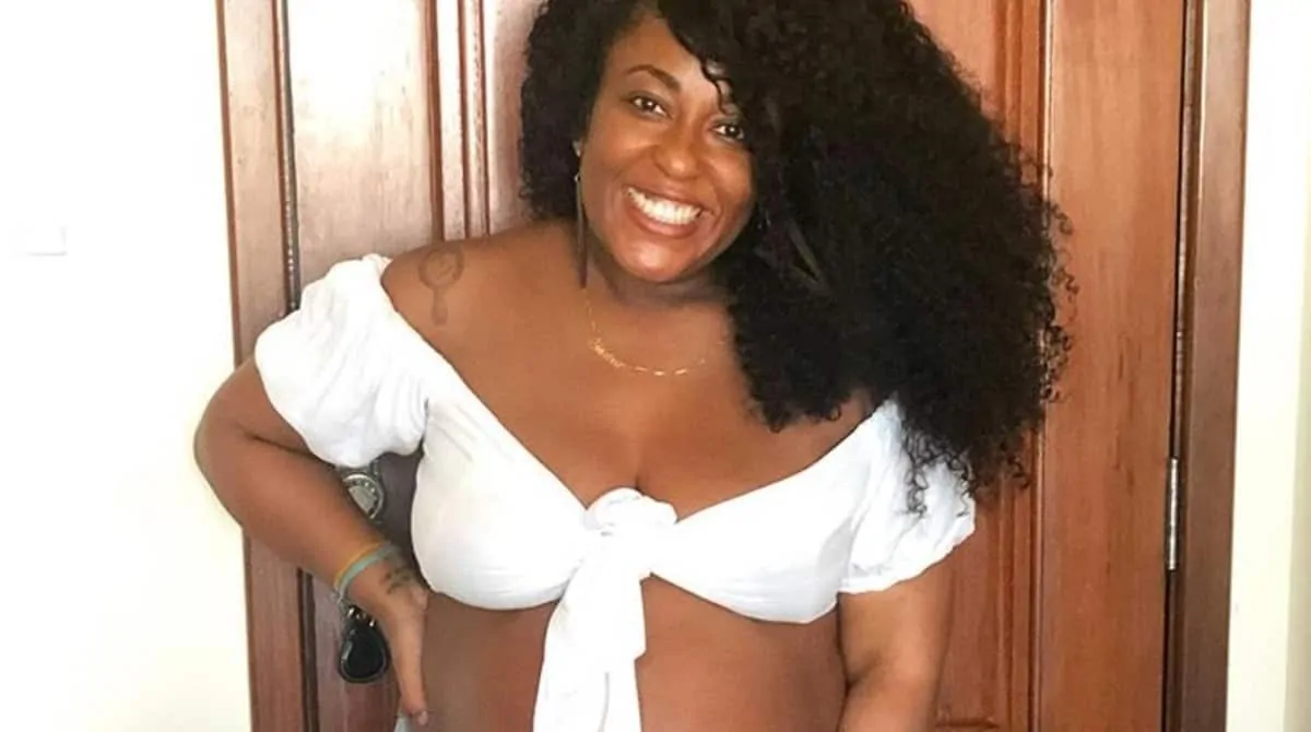 Unhas Postiças Autocolantes vs. Com Cola: Qual a Melhor Opção?