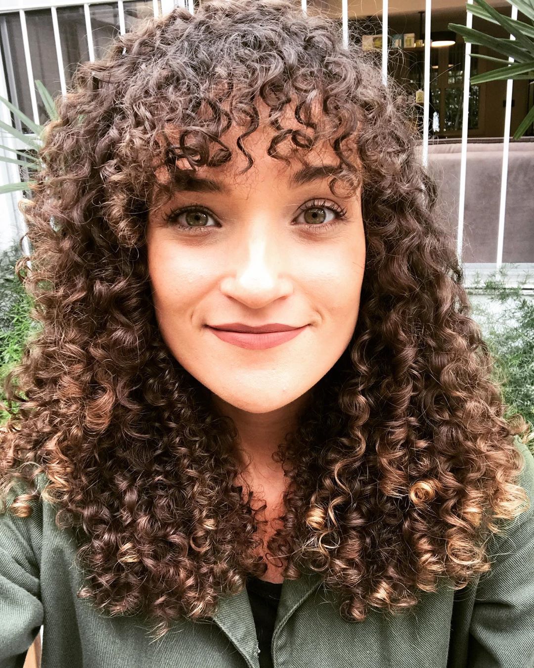 erros ao cortar franja cabelo cacheado