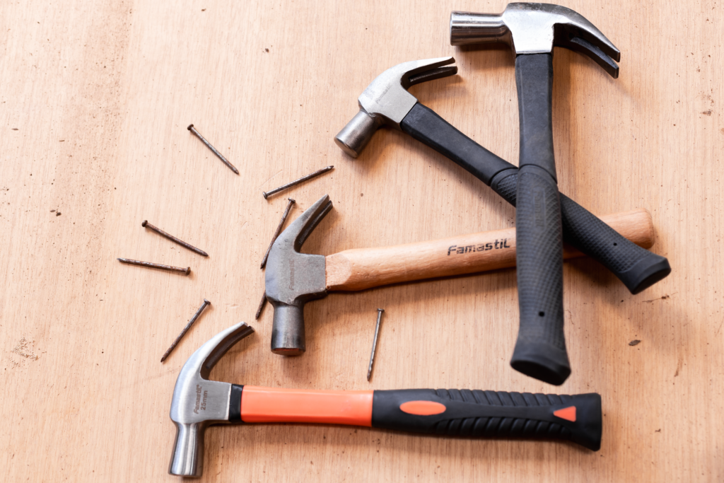 1. Guia Completo: Como Escolher o Martelo Ideal para Cada Tarefa
2. Martelos Específicos: Do Martelinho de Ouro ao Neurológico
3. Construção Civil: Os Martelos Essenciais para Sua Obra
4. Marcenaria e Uso Doméstico: Qual Martelo Usar?
5. Critérios de Escolha: Peso