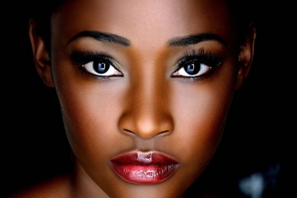 5 ideias de títulos:
1. Guia Completo: Como Identificar o Subtom da Sua Pele Negra
2. Pele Negra: Desvendando os Fototipos e Cuidados Essenciais
3. Skincare para Pele Negra Oleosa: Dicas e Produtos Recomendados
4. Foliculite e Queloides na Pele Negra: Causas e Tratamentos Eficazes
5. A Importância do Protetor Solar para Prevenir Hiperpigmentação na Pele Negra