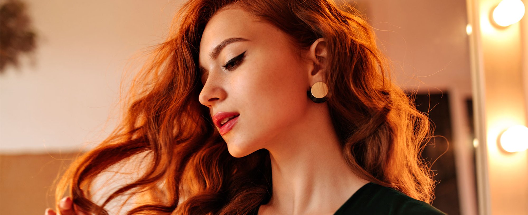 1. Como Identificar Seu Subtom de Pele para Escolher o Ruivo Perfeito
2. 5 Erros Comuns na Manutenção do Cabelo Ruivo e Como Evitá-los
3. Transição Suave: Do Castanho ao Ruivo Sem Danificar os Fios
4. Ruivo Acobreado vs. Ruivo Vinho: Qual Combina Mais com Você?
5. Ferramentas Digitais que Ajudam a Visualizar sua Nova Cor de Cabelo