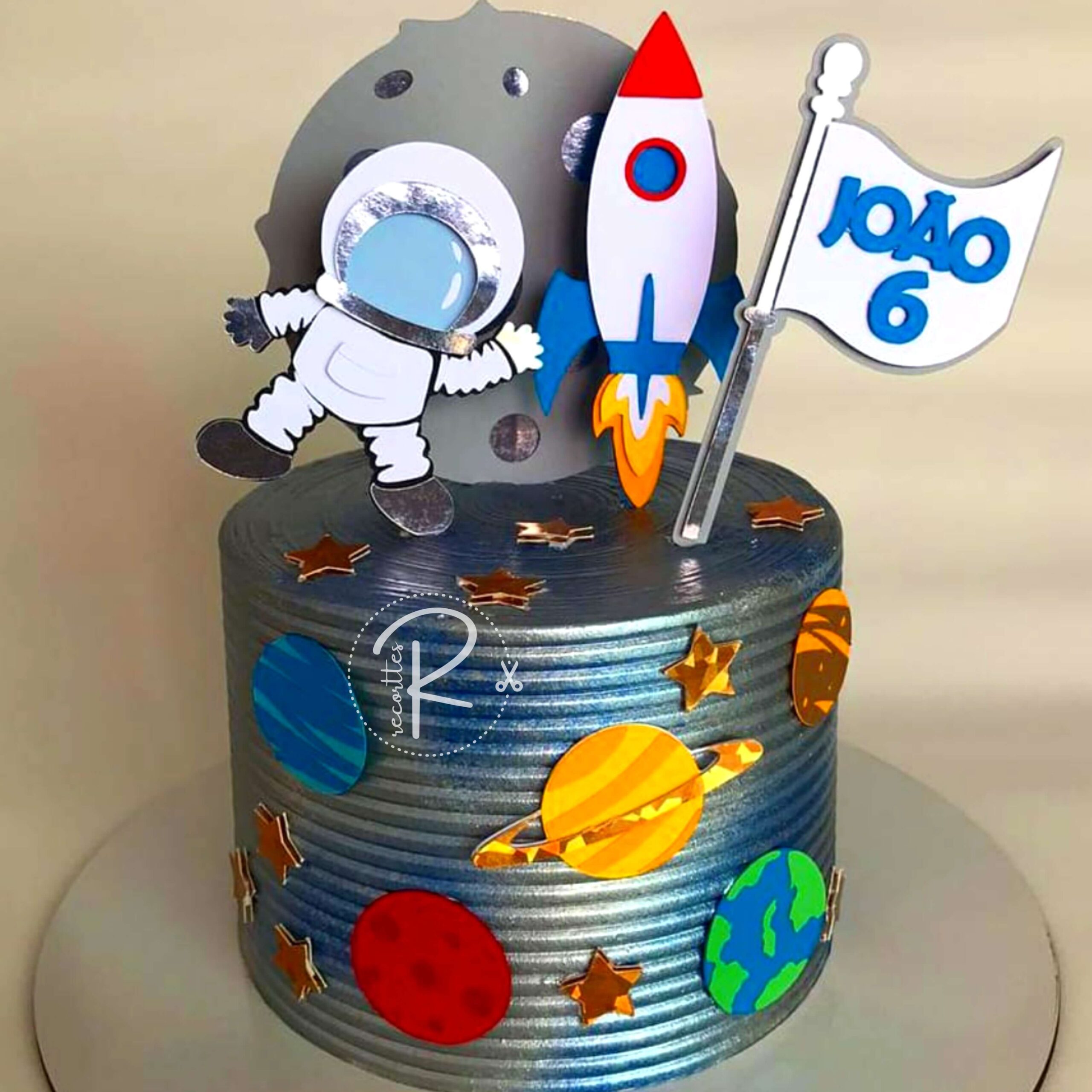 topo de bolo astronauta com foguete