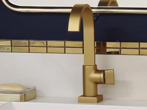 torneira dourada monocomando vs duplo comando