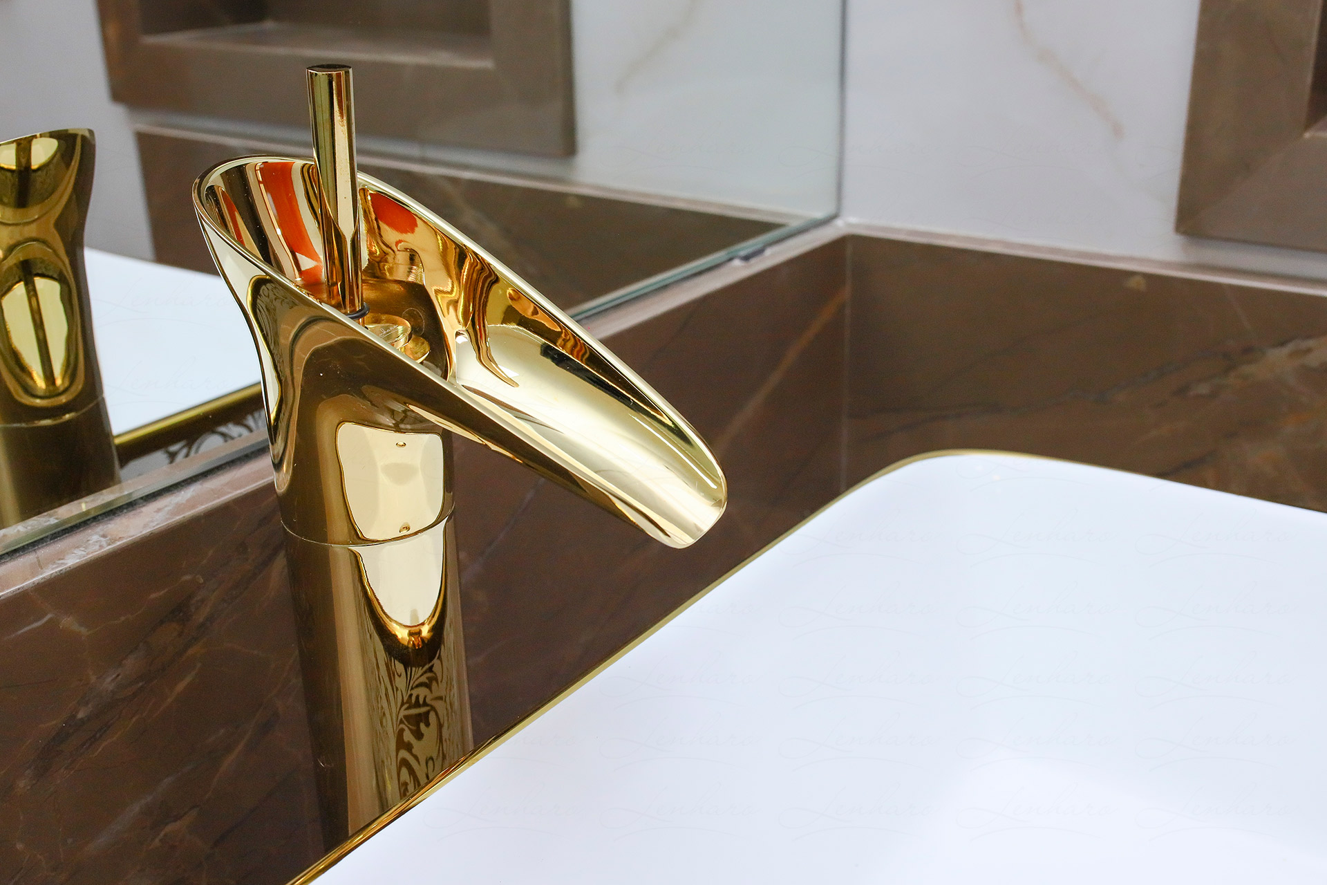 preço torneira dourada banheiro vale a pena