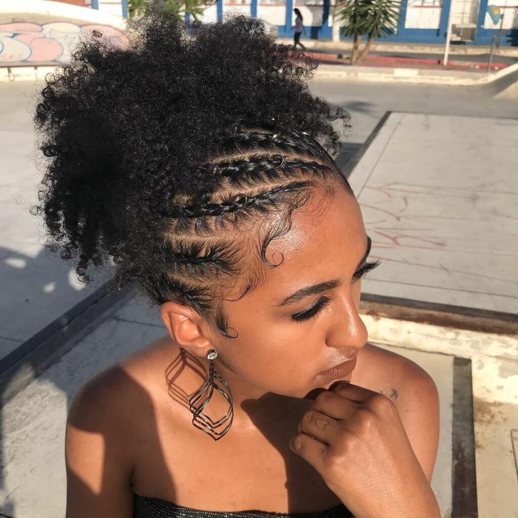 tutorial trança lateral cabelo cacheado curto