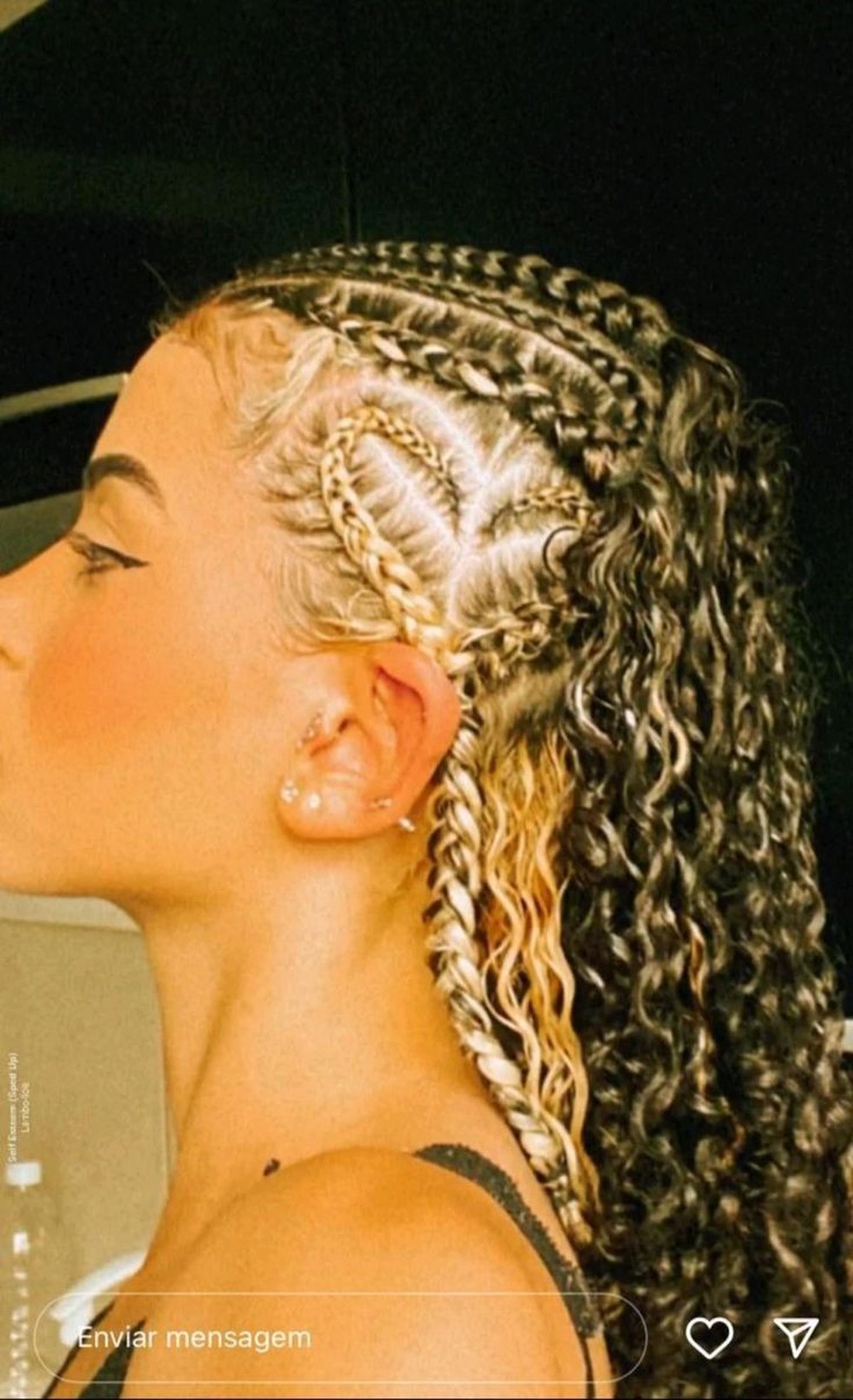 trança de cabelo cacheado