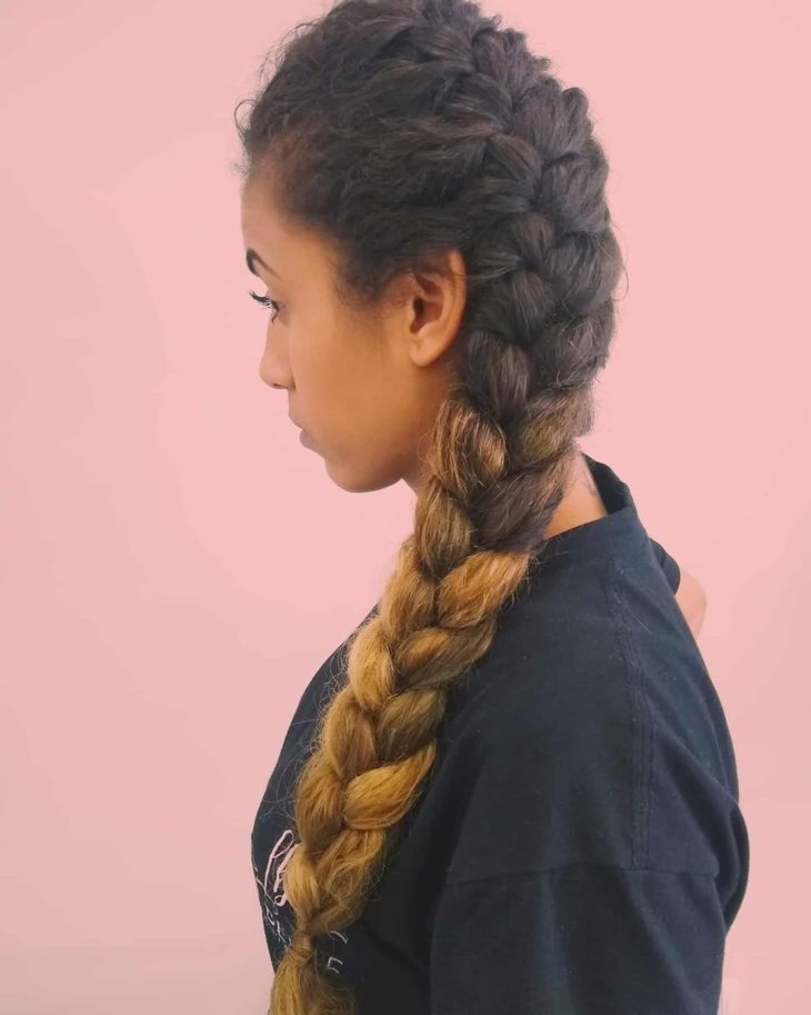 5 ideias de títulos:
1. Guia Completo: Os Melhores Estilos de Tranças para Cabelos Cacheados
2. Transforme Seus Cachos: Tutoriais Passo a Passo de Tranças Incríveis
3. Tranças Protetoras e Estilosas: A Solução Perfeita para Cabelos Cacheados
4. Dicas de Ouro: Como Fazer e Manter Tranças Deslumbrantes em Cabelos Cacheados
5. Inspire-se: Galeria de Fotos com os Penteados de Trança Mais Populares para Cabelos Cacheados