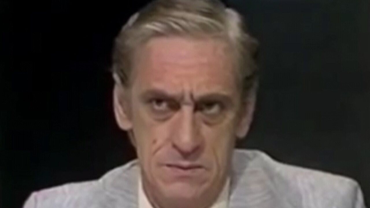 1. Turíbio Ruiz: A Voz Inesquecível do Rádio e da TV Brasileira
2. Os Papéis Marcantes de Turíbio Ruiz no Cinema Nacional
3. Turíbio Ruiz: Do Humor na TV à Vida Política em Poá
4. A Trajetória de Turíbio Ruiz na Dublagem: Personagens que Fizeram História
5. Legado de Turíbio Ruiz: Homenagens e Memórias de um Grande Artista