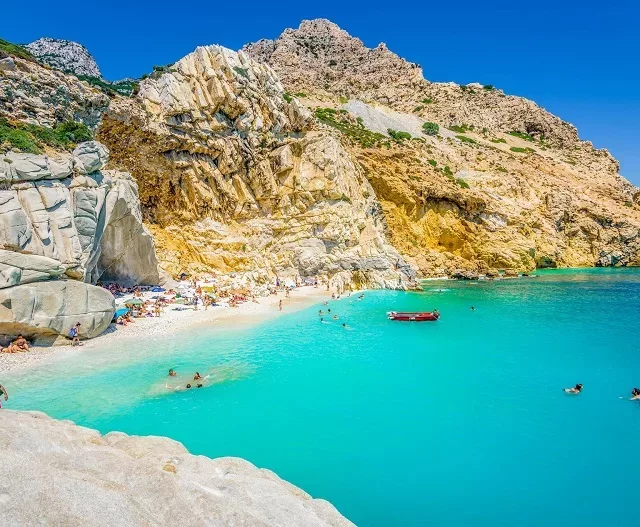 Além de Santorini e Mykonos: Ilhas Gregas Baratas e Autênticas