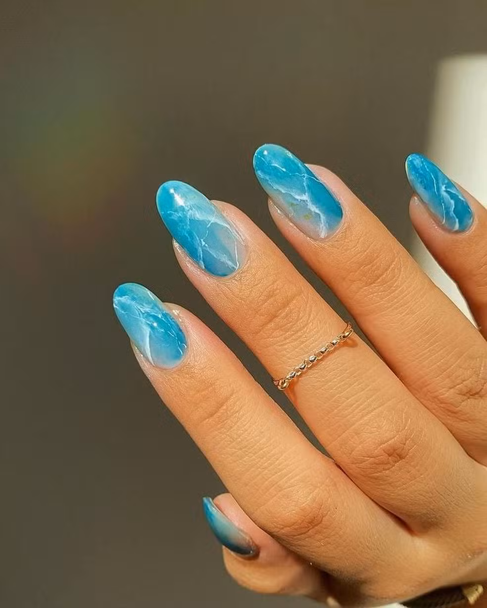 Guia Completo de Esmaltes Azul Bebê: Marcas e Tons Favoritos