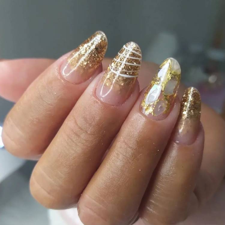 Tutorial Completo: Como Aplicar Folha de Ouro em Unhas de Gel