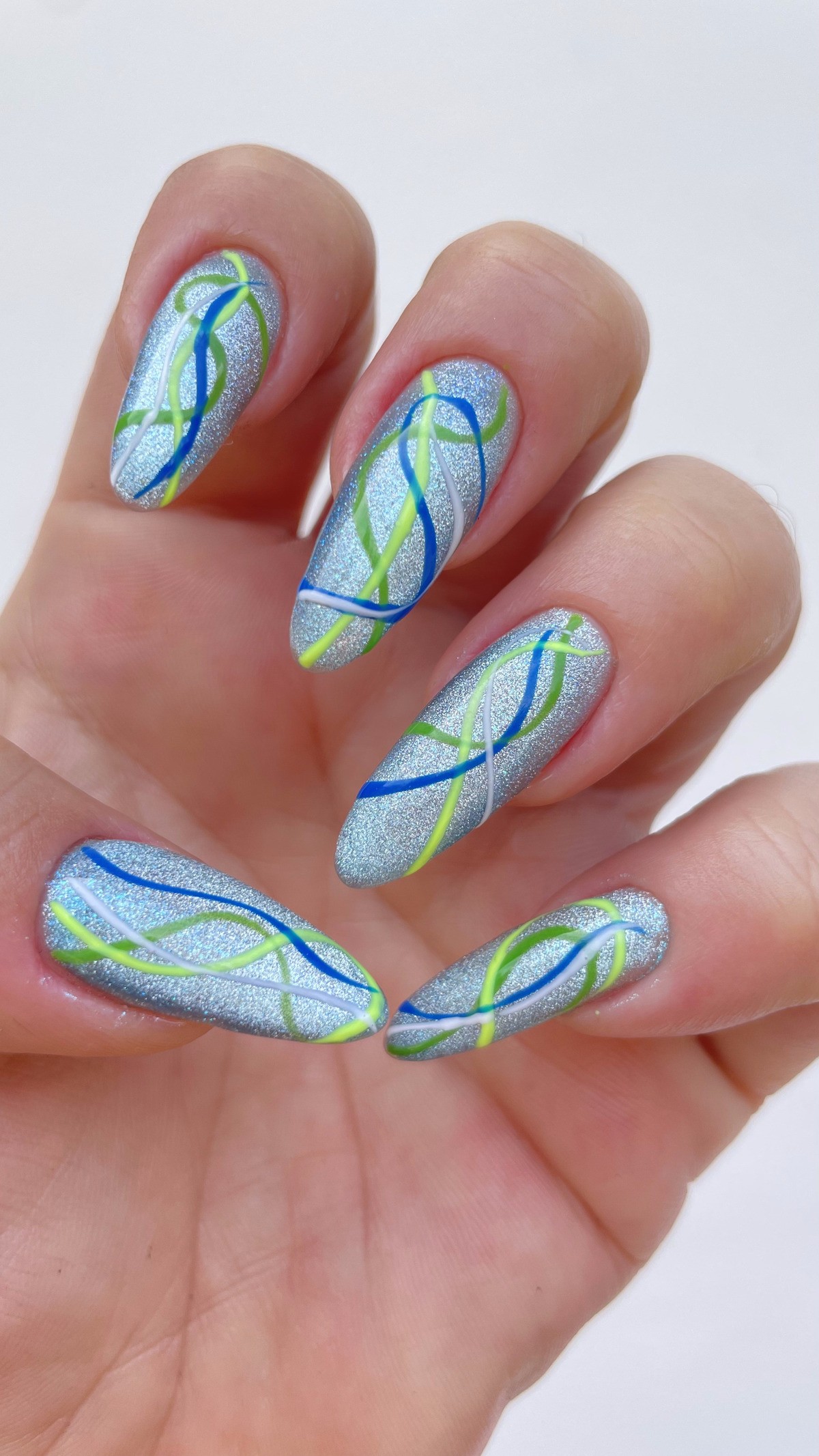 Top 5 Cores de Esmalte para Realçar Suas Iniciais nas Unhas