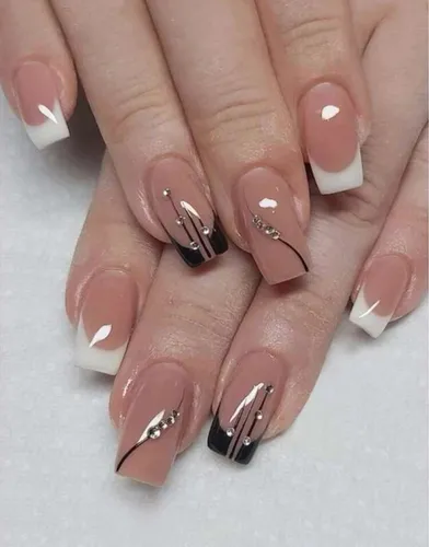 Minimalismo Chic: Dicas para Unhas com Iniciais Discretas e Elegantes