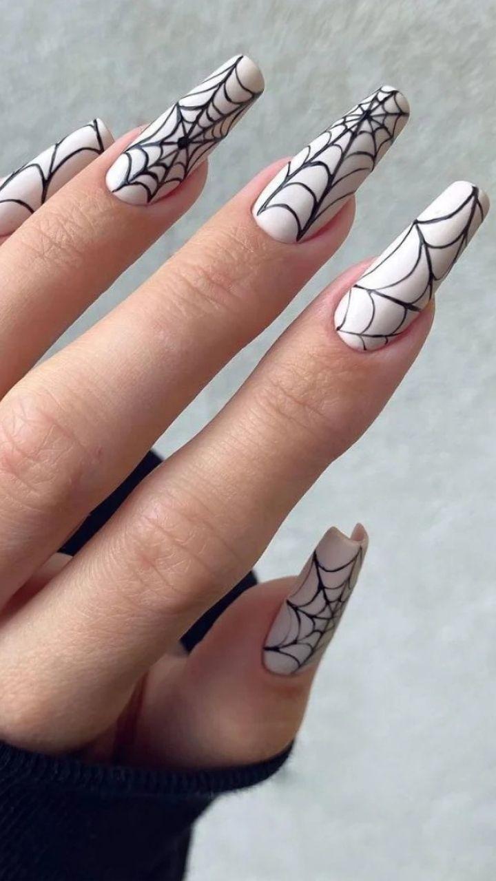 Unhas de Halloween: 10 Ideias Criativas Além da Teia de Aranha