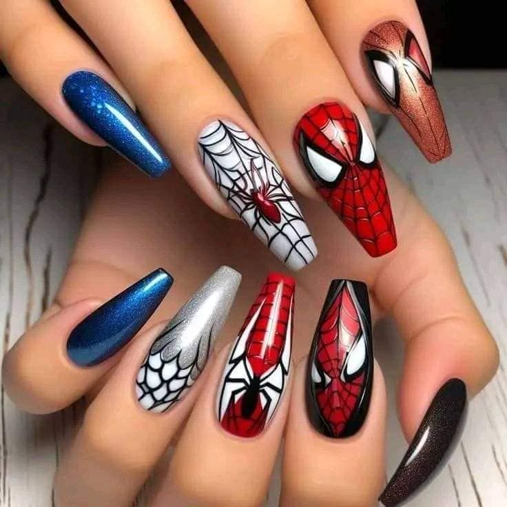 Unhas de Halloween: 10 Ideias Criativas Além da Teia de Aranha