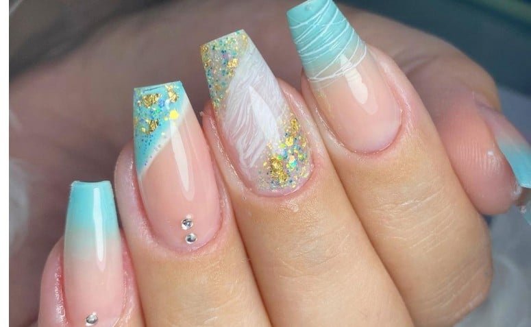 ideias de unhas decoradas delicadas para casamento