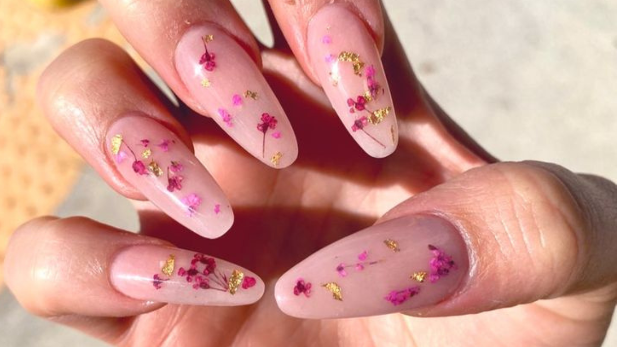 Madrepérola nas Unhas Encapsuladas: Elegância e Brilho Discreto