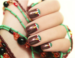 Como fazer unhas tie-dye em casa