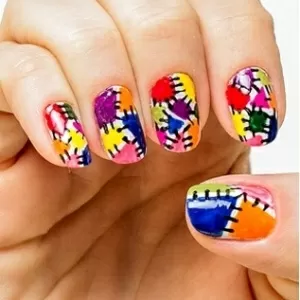 Tutoriais de unhas juninas no TikTok e Pinterest