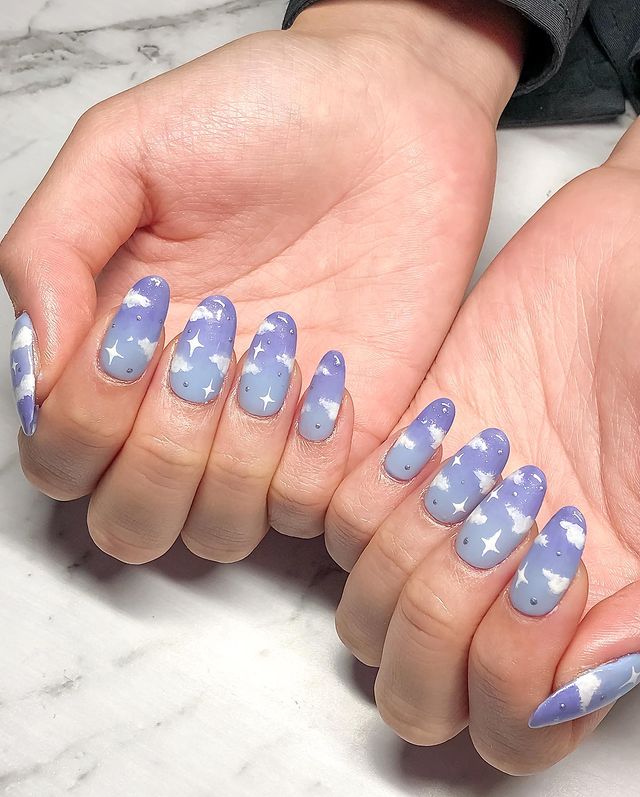 inspiração unha decorada lilás amendoada