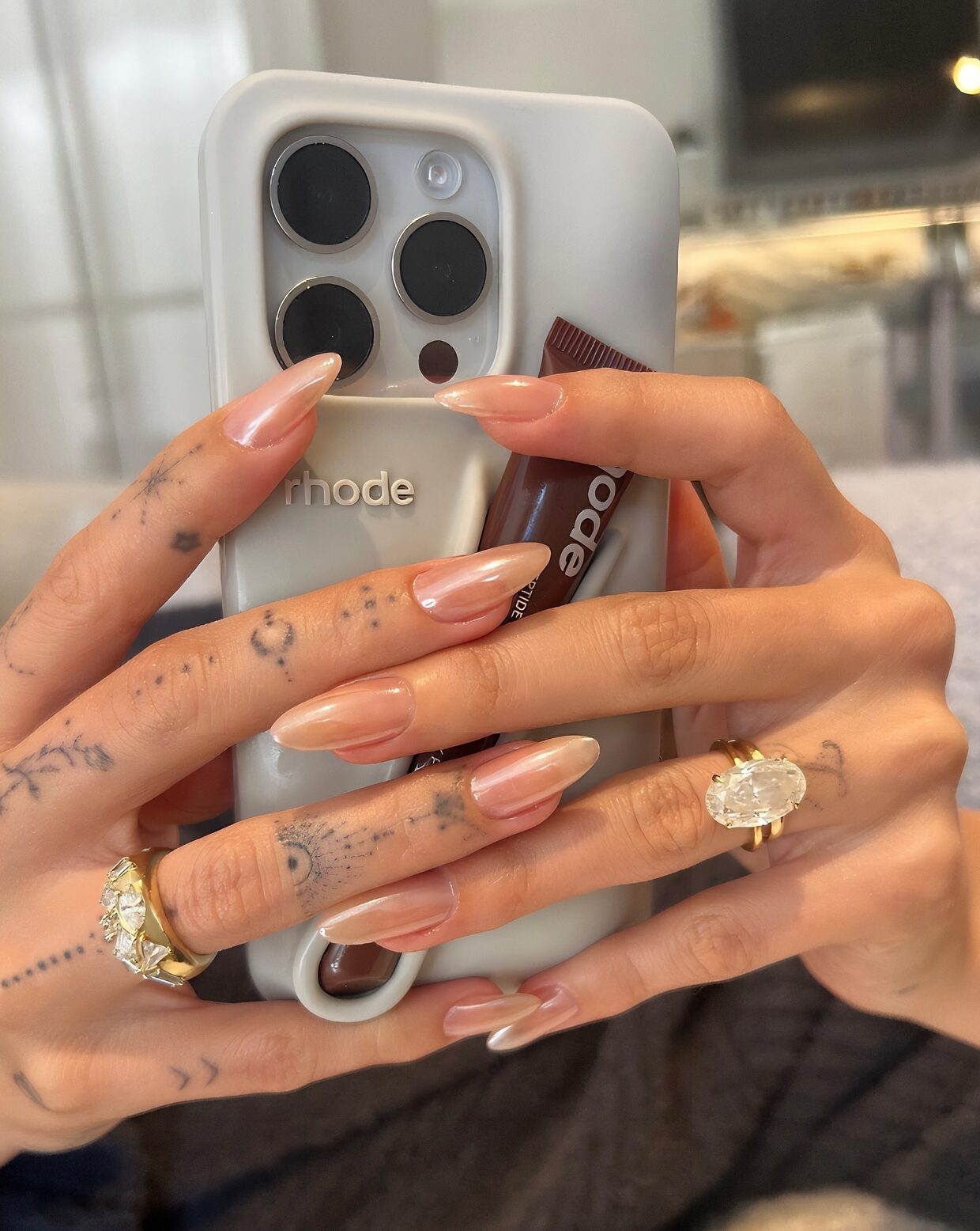 Guia Completo: Como Lixar Suas Unhas no Formato Amendoado Perfeito