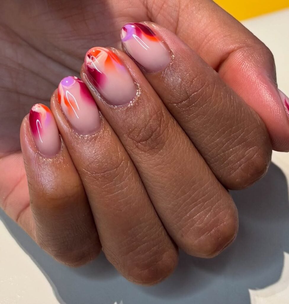 Esmaltes Nudes e Neutros: A Combinação Perfeita para Suas Unhas Redondas