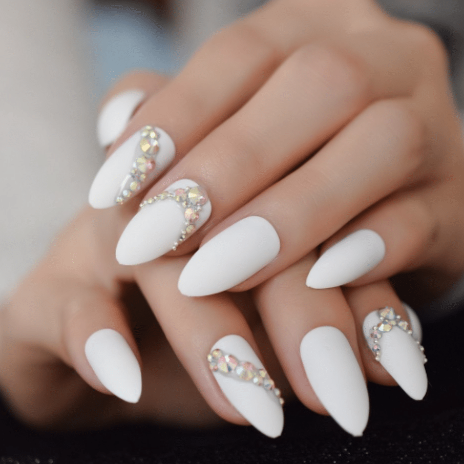 Como Fazer Francesinha Moderna em Unhas Brancas