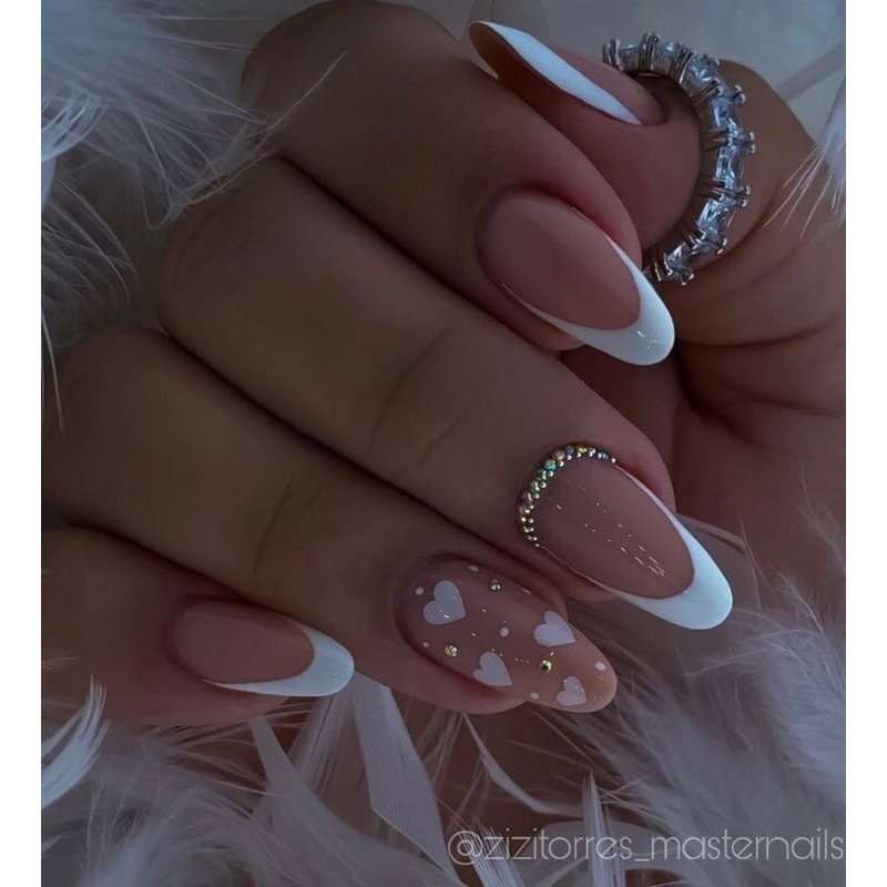 Unhas Brancas com Glitter: Dicas para o Ano Novo