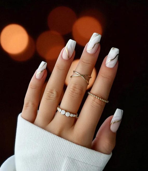 Unhas Brancas Degradê: Elegância e Modernidade