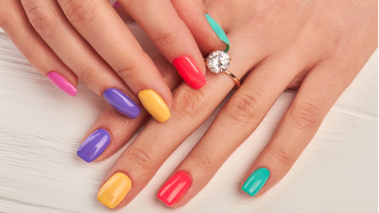 Onicosquizia: O que é e como tratar a descamação das unhas