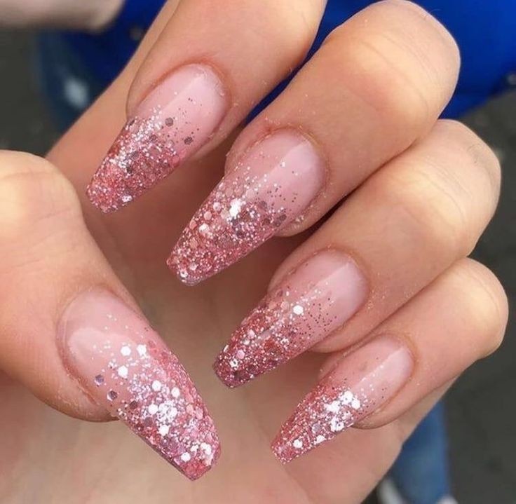 Guia Completo: Materiais Essenciais para Unha Encapsulada com Glitter; Passo a Passo Detalhado: Como Fazer Unha Encapsulada com Glitter em Casa; Inspirações de Nail Art: 10 Estilos de Unha Encapsulada com Glitter para Arrasar; Durabilidade e Cuidados: Tudo Sobre a Manutenção da Unha Encapsulada; Unha Encapsulada vs. Glitter Tradicional: Qual a Melhor Opção para Você?
