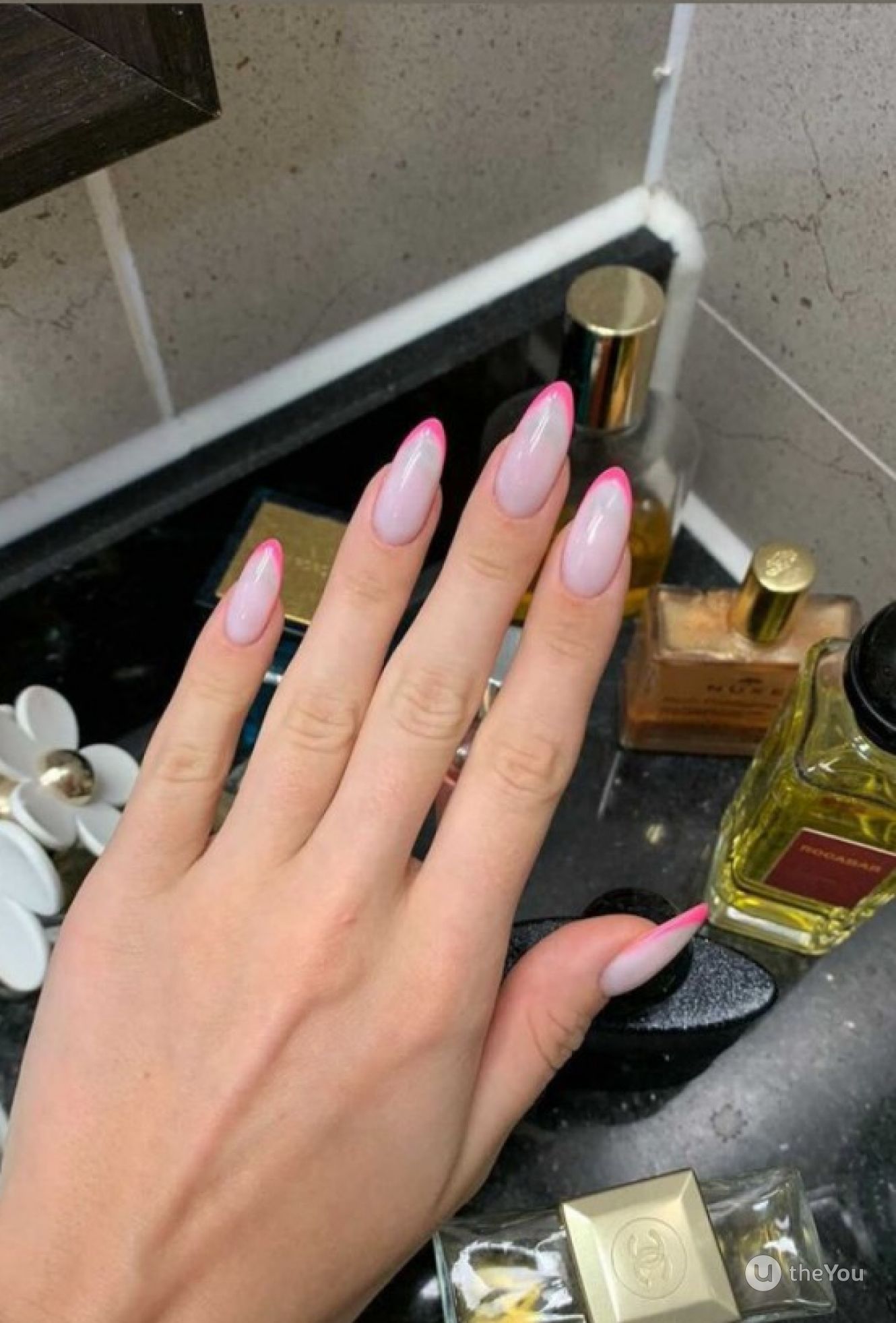 unha francesinha amendoada