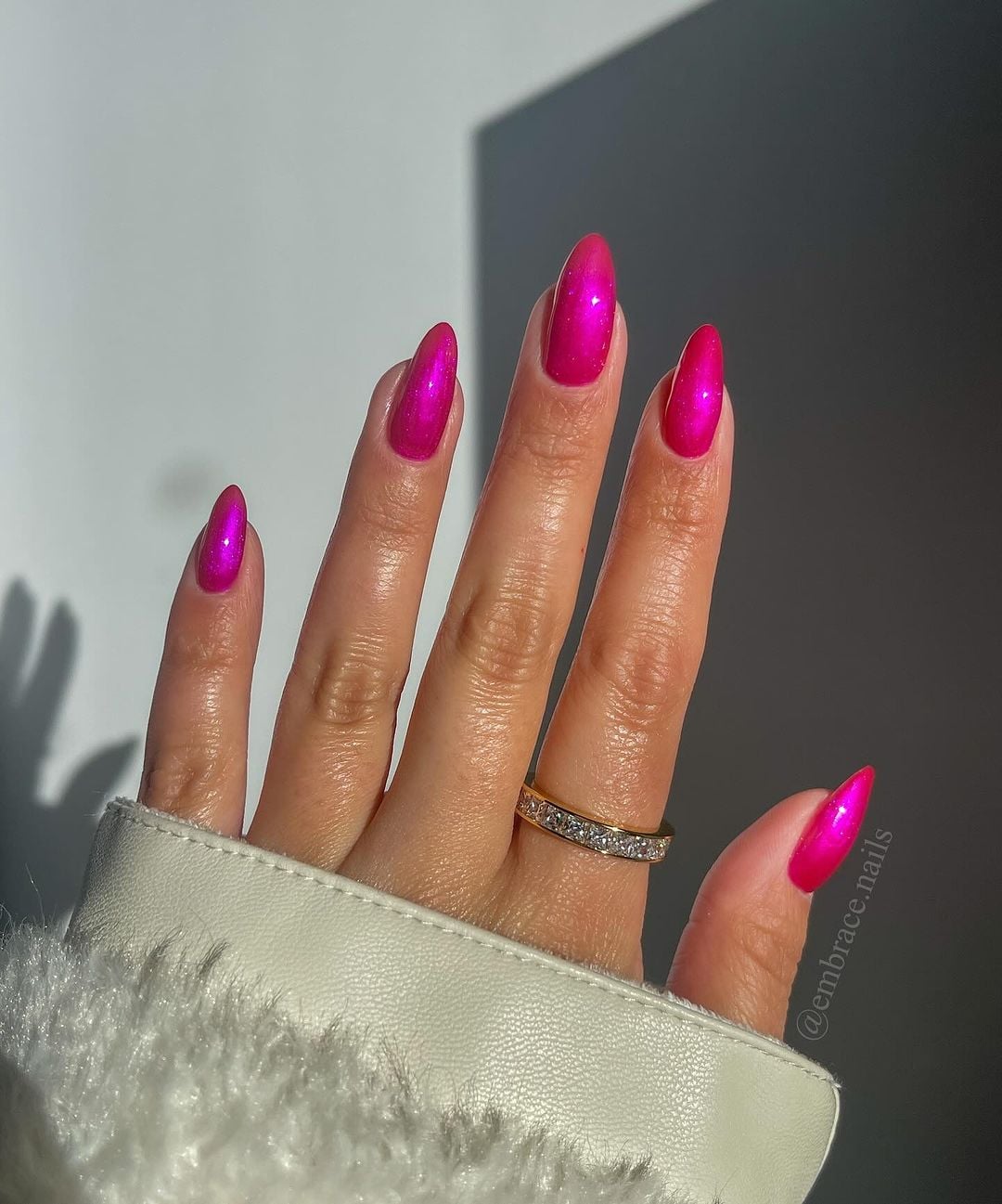 Unhas em Gel Rosa: Durabilidade e Glitter Encapsulado