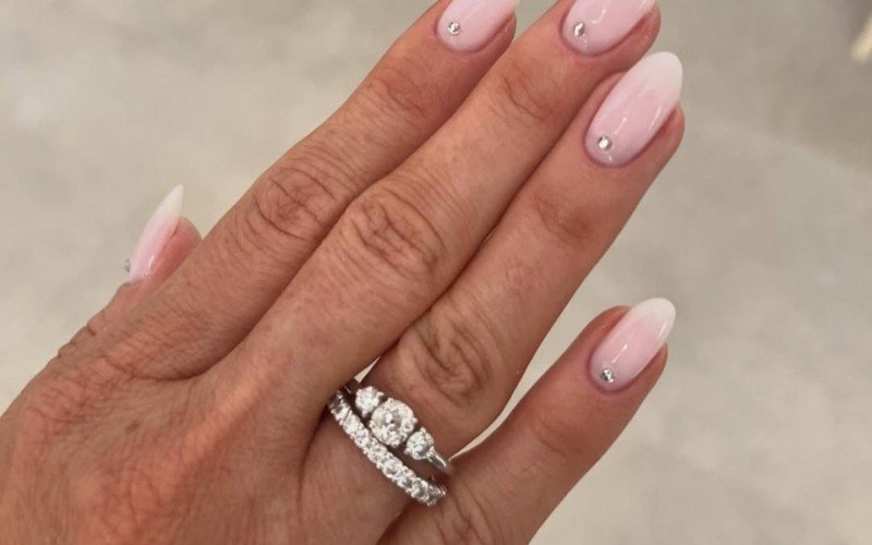 inspiração unhas clássicas e chiques para casamento