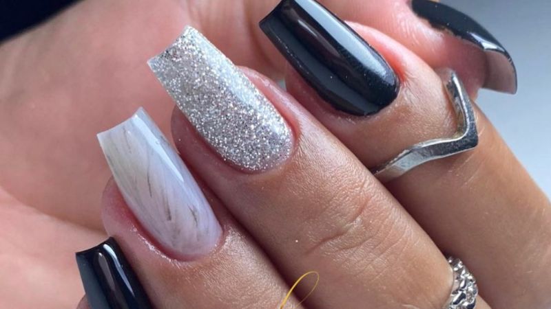 preço manicure unhas pretas glitter