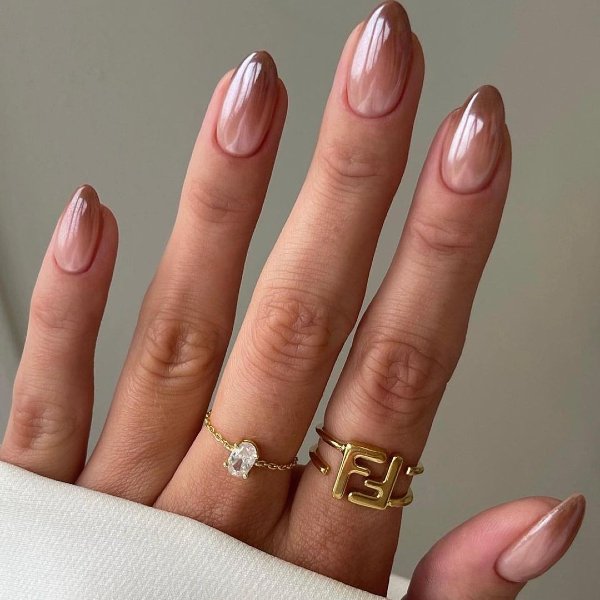 unhas delicadas e elegantes