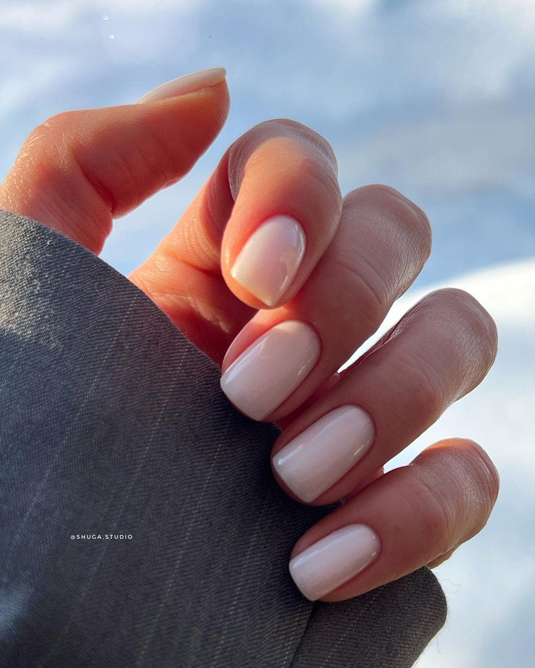 unhas delicadas e elegantes