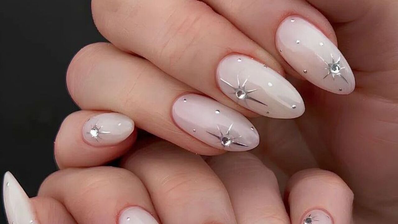 unhas delicadas e elegantes
