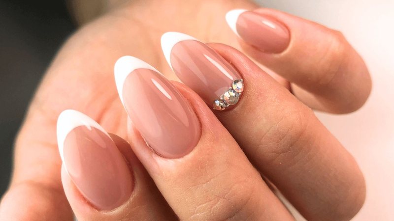 inspiração unhas delicadas e elegantes para casamento