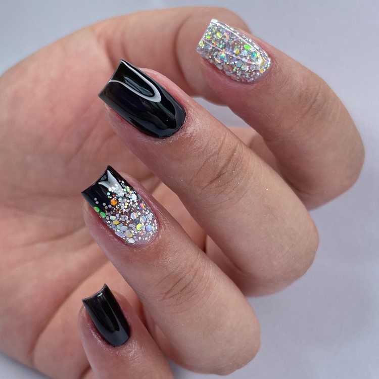 5 ideias de títulos: 1. Unhas em Gel Preto e Branco: Guia Completo de Estilos e Tendências. 2. Descubra a Versatilidade das Unhas Preto e Branco: Inspirações Incríveis. 3. Como Manter Suas Unhas em Gel Preto e Branco Perfeitas: Dicas Essenciais. 4. Do Minimalista ao Ousado: As Melhores Ideias de Unhas em Gel Preto e Branco. 5. Unhas Preto e Branco: A Combinação Clássica que Nunca Sai de Moda.