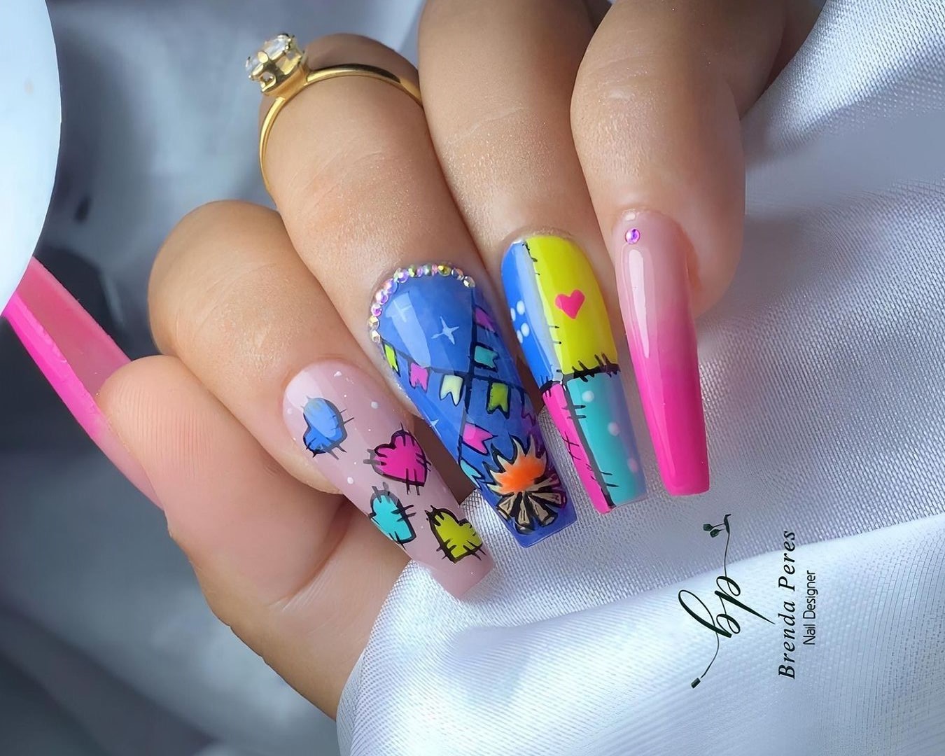inspiração unhas juninas