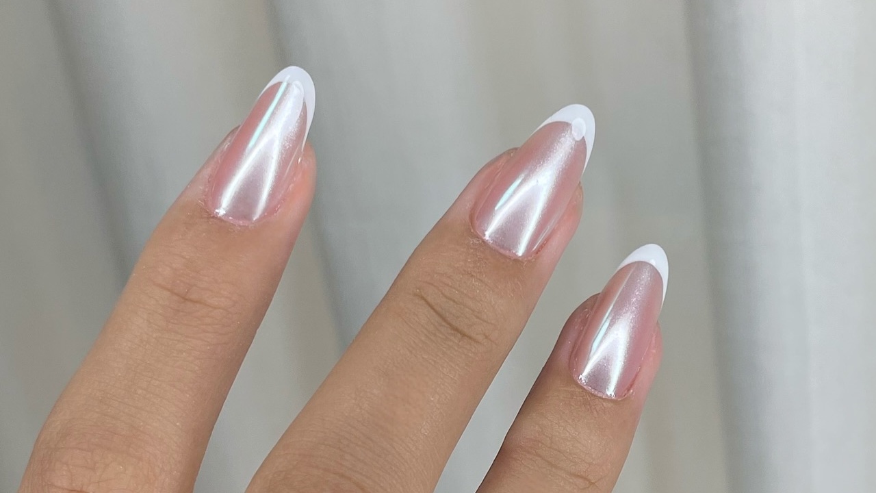 unhas efeito espelho