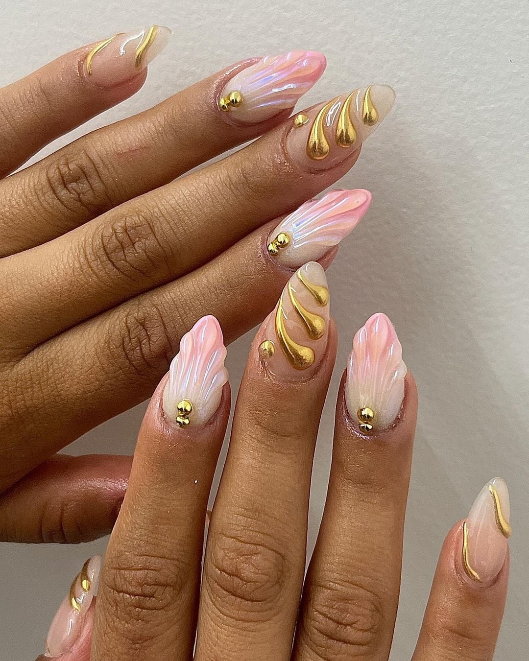 Unhas Rosa Com Dourado
