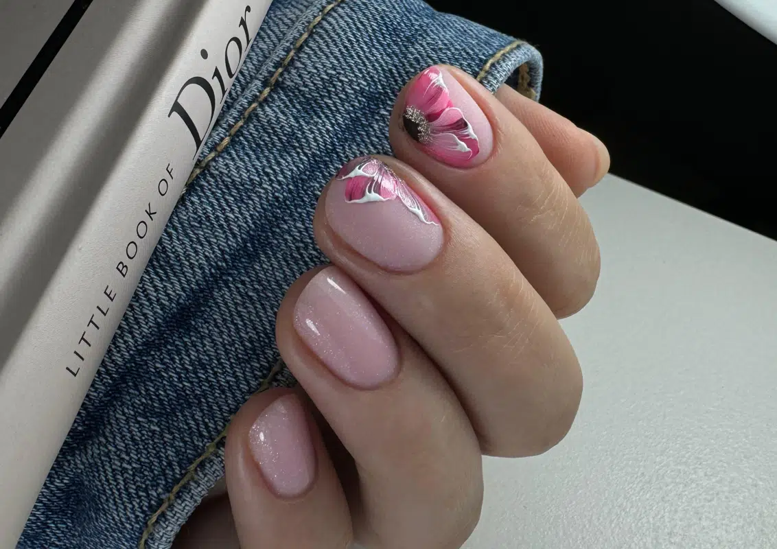 quanto custa fazer unhas russas em salão de beleza